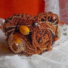 Bracelet Lady in Orange cuff Haute-Couture embroidered with Swarovski crystals and Miyuki seed beads.